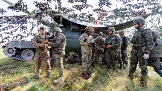 Venerable Gauntlet: UK &amp; NATO Troops Trade Guns On Exercise