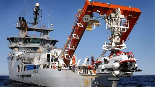 Nato Submarine Rescue System on Exercise Bold Monarch 03062008 CREDIT MOD