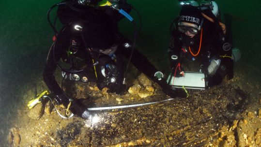 Nautical Archaeology Society divers measuring the timbers of the 17th Century Klein Hollandia shipwreck