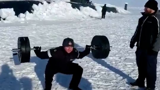 Navy powerlifter Wesley McGuinness squats the North Pole date unknow downloaded 191023 CREDIT Wesley McGuinness .jpg