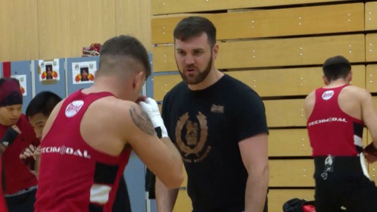 British Army boxing coach Ben Stewart