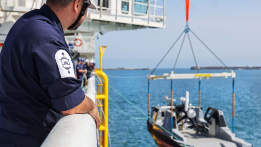 Op Kipion Minehunters Bahrain Picture RFA Stirling Castle