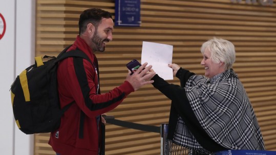 Chennai Six Billy Irving Arrives Home