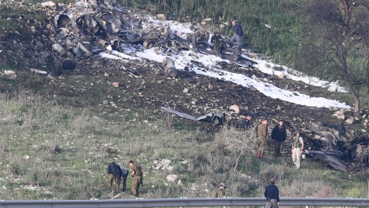remains of an Israeli F-16 fighter