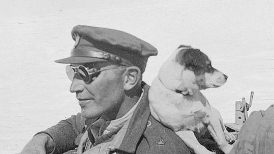Paddy Mayne in the desert