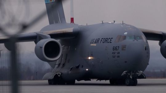 US troops to leave key Ukraine supply base in Poland as aid slows