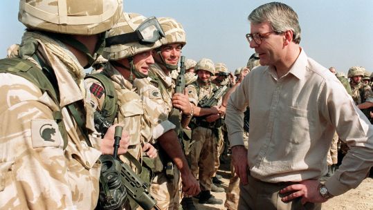 Prime Minister John Major Soldiers from 3rd Battalion Desert Rats 080191 CREDIT PA