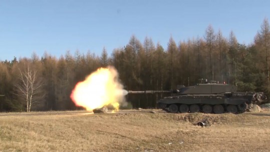Queen's Royal Hussars exercise