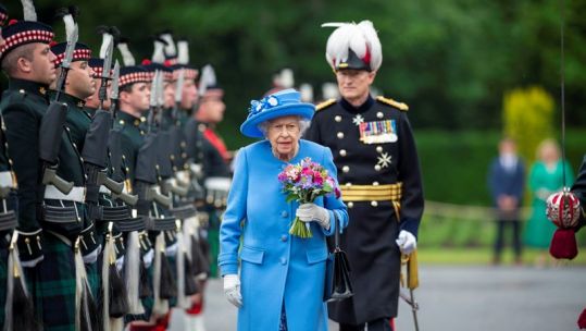 Queen Presented Keys to the City Welcome Scotland