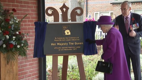 Queen unveils RBLI centenary plaque 061119 CREDIT POOL.jpg 