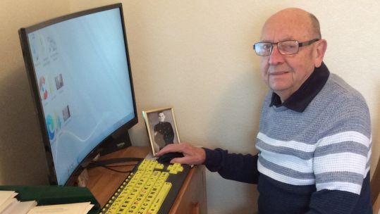 RAF Police Force veteran Tony Harbour at his adapted computer suitable for blind people DATE UNKNOWN received on 071120 CREDIT Blind Veterans UK.jpg