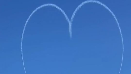 Red Arrows Heart Display on Valentine's Day 14022022 CREDIT Twitter RAFREDARROWS.jpg