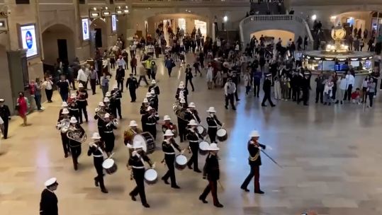 Royal Marines Band surprise Grand Central Terminal in New York with flash mob performance 29092022 CREDIT UK UN Military Advisor Twitter