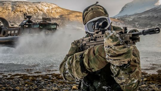 Royal Marine 539 Assault Squadron Beach Assault Landing craft Air Cushioned (LCAC) Hovercraft Norway Arctic Warfare DNI 01022016