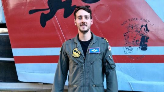 Royal Navy pilot Lewis 'Spare' Phillips awarded Top Stick by US Navy Strike Fighter Squadron 31 CREDIT Crown Copyright