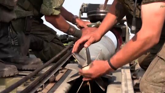 Russia's 2S4 Tyulpan, the largest seld-propelled mortar in the world 
