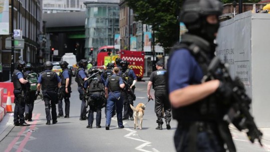 SWNS_LONDON_TERROR