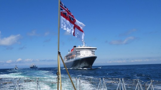 HMS Richmond escorts Queen Mary