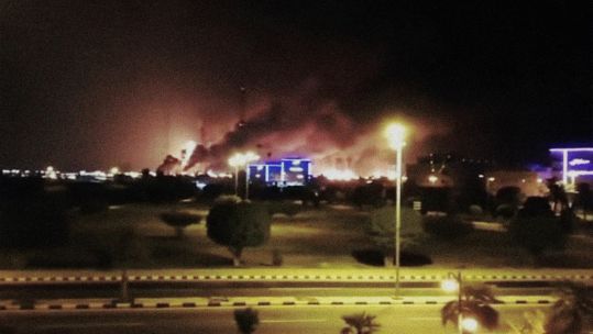 Smoke billows from an Aramco oil facility in Abqaiq, Saudi Arabia 140919 CREDIT PA
