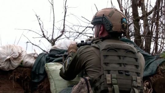 Soldiers give insight into life in the trenches in Ukraine