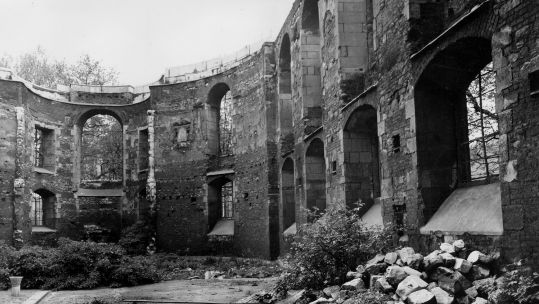 St Clement Danes Church Marks 80 Years Since Bombing
