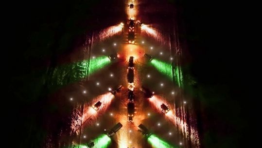 UK, French, Estonian tanks from Royal Tank Regt form Christmas tree to send well wishes 22132021 CREDIT MOD Twitter