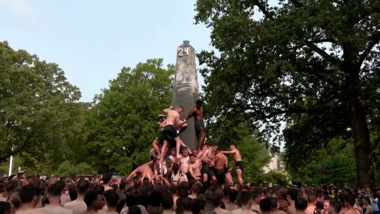 US Naval Academy climb greased Herndon Monument Annapolis tradition 180523 CREDIT REUTERS