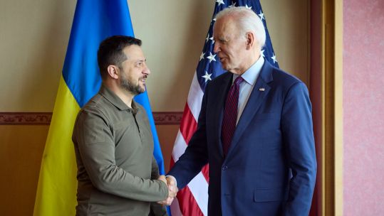 US President Joe Biden and Ukraine's President Volodymyr Zelensky take part in a bilateral meeting G7 Japan