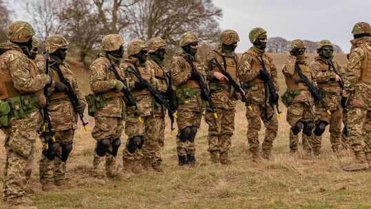 Ukrainian soldiers receiving training on Salisbury Plain (Picture: MOD).