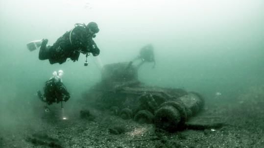 Underwater tank
