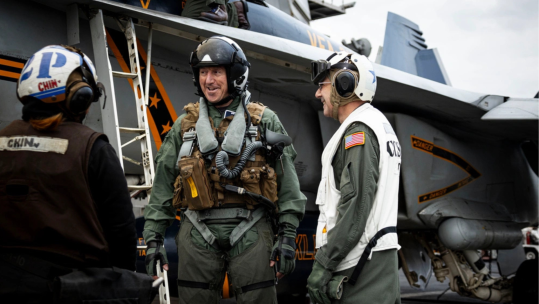 General Sir Gwyn Jenkins paid a visit to a US Navy aircraft carrier operating in the North Sea 