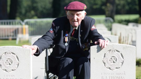 World War Two veteran Ray Whitwell fought in France, Italy and Belgium and passed away aged 105 (Picture: The Taxi Charity)
