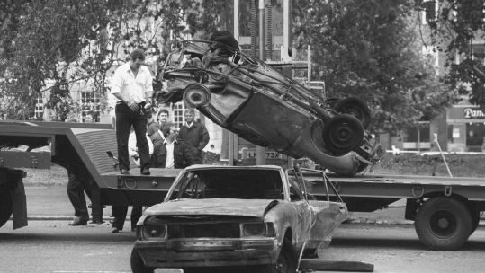 Car wreckage hyde park bombing 1982 ALAMY 26052022