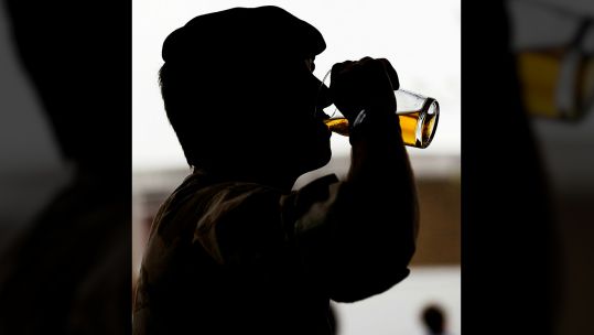 australian booze ban soldier drinking alcohol 25042010 credit MOD.jpg