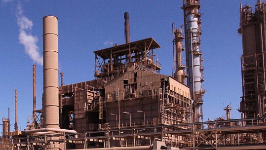 ISIS Militants Attack Iraq&#039;s Largest Oil Refinery