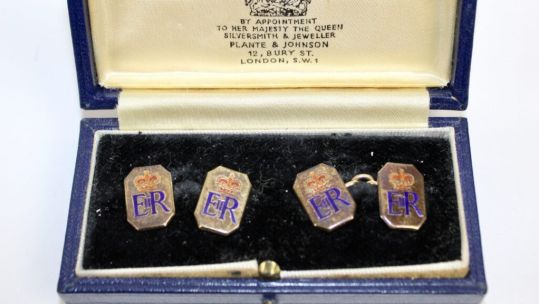 19092025 Gold cufflinks given to Sqn Ldr Denis Lowery by Queen Elizabeth II 