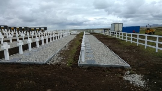 Falklands graves 