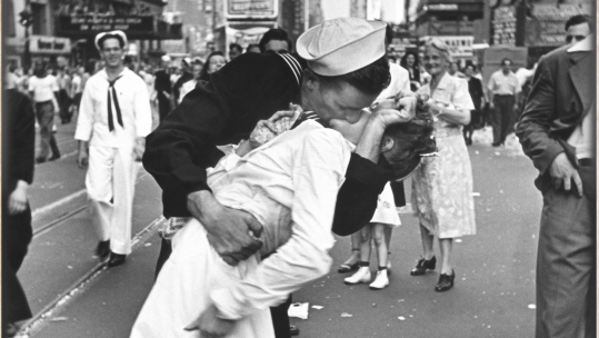 VJ Day Kiss. Credit Getty