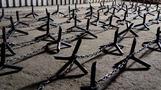 An idea from the Roman Empire has inspired a device being used in Ukraine against Russian vehicles (Picture: Art of Steel).