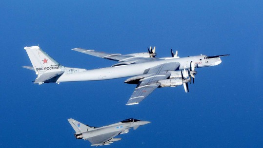 MoD Officials Ask Russians To Stay Away From UK Airspace