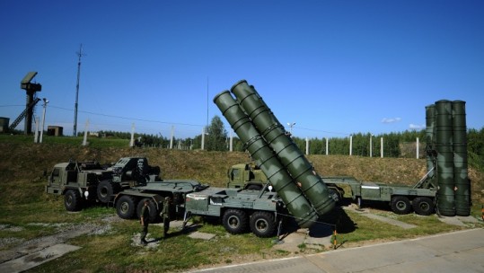 Putin Sends S-400 Air Defence Missiles Into Syria 