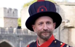 YW Fox said that he felt "absolutely awesome" since changing his maroon beret for a Tudor bonnet (Picture: Historic Royal Palaces)