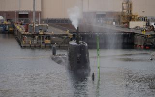 HMS Agamemnon completes first trial dive 