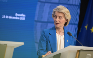 European Commission President Ursula von der Leyen described the €90 billion package for Ukraine as "the solution we found together"