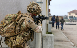 290426 A British Soldier from 1st Battalion, The Duke of Lancaster's Regiment (1 LANCS) wearing the Tactical Engagement Simulation System CREDIT BFBS