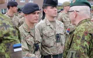 1 Mercian received medals after their 6-month deployment in Estonia