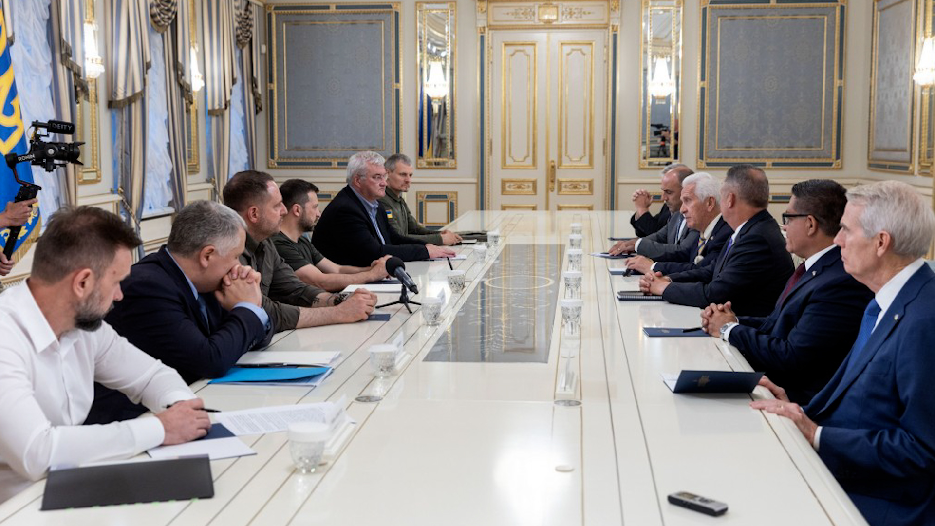 President Zelensky met with US officials to discuss permission to use long-range weapons against Russian military targets (Picture: President of Ukraine)