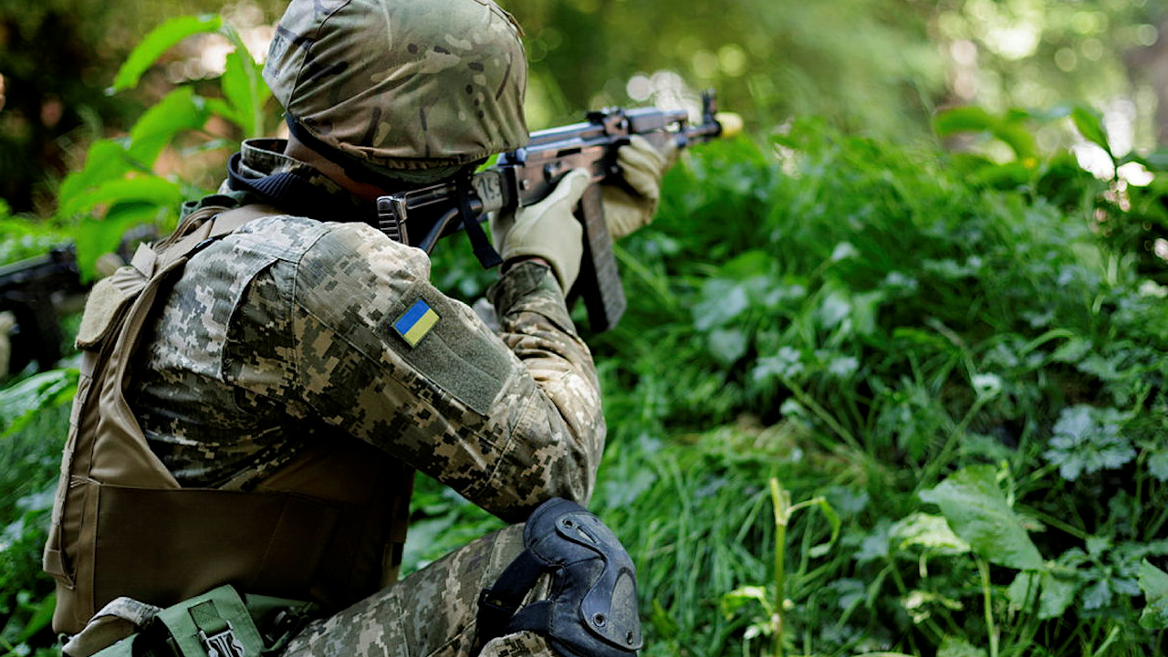 A Ukrainian soldier doing training on Operation Interflex in the UK (Picture: MOD).