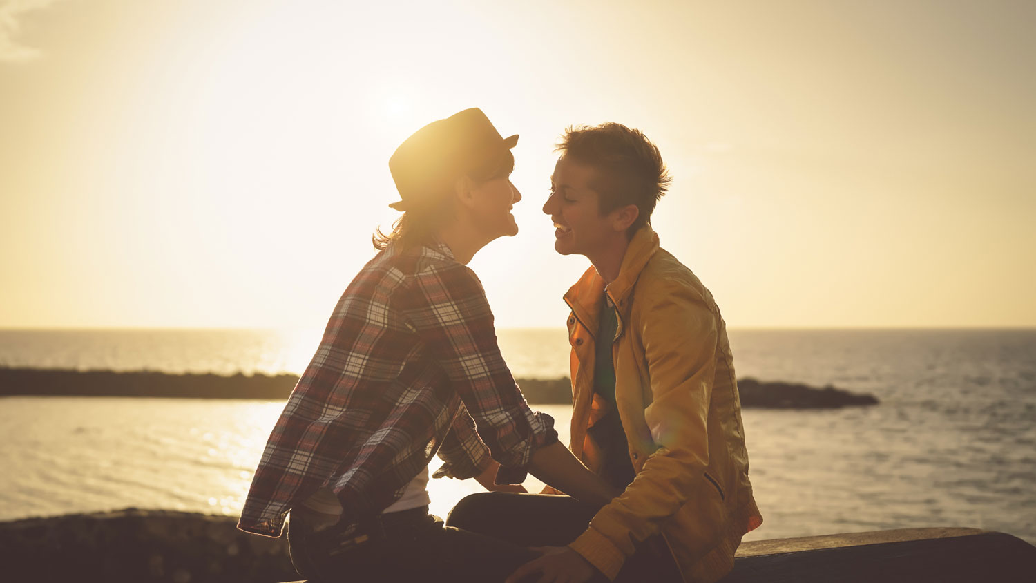 Valentine's Day Messages 2021 Couple Love Sunset Credit Shutterstock / Alessandro Biascioli