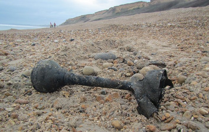 WW2 mortars found on beach